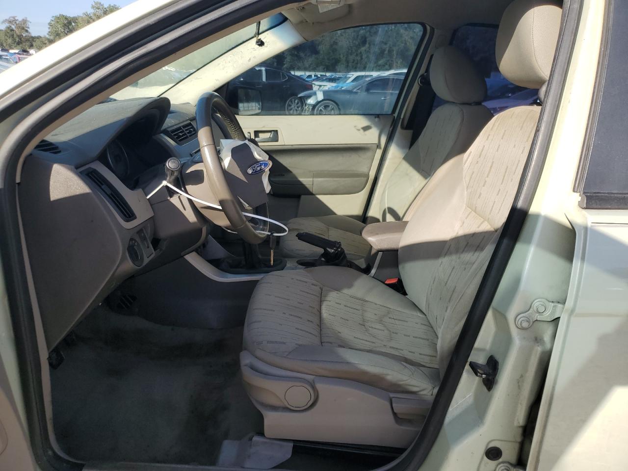 2010 Ford Focus - Image 7