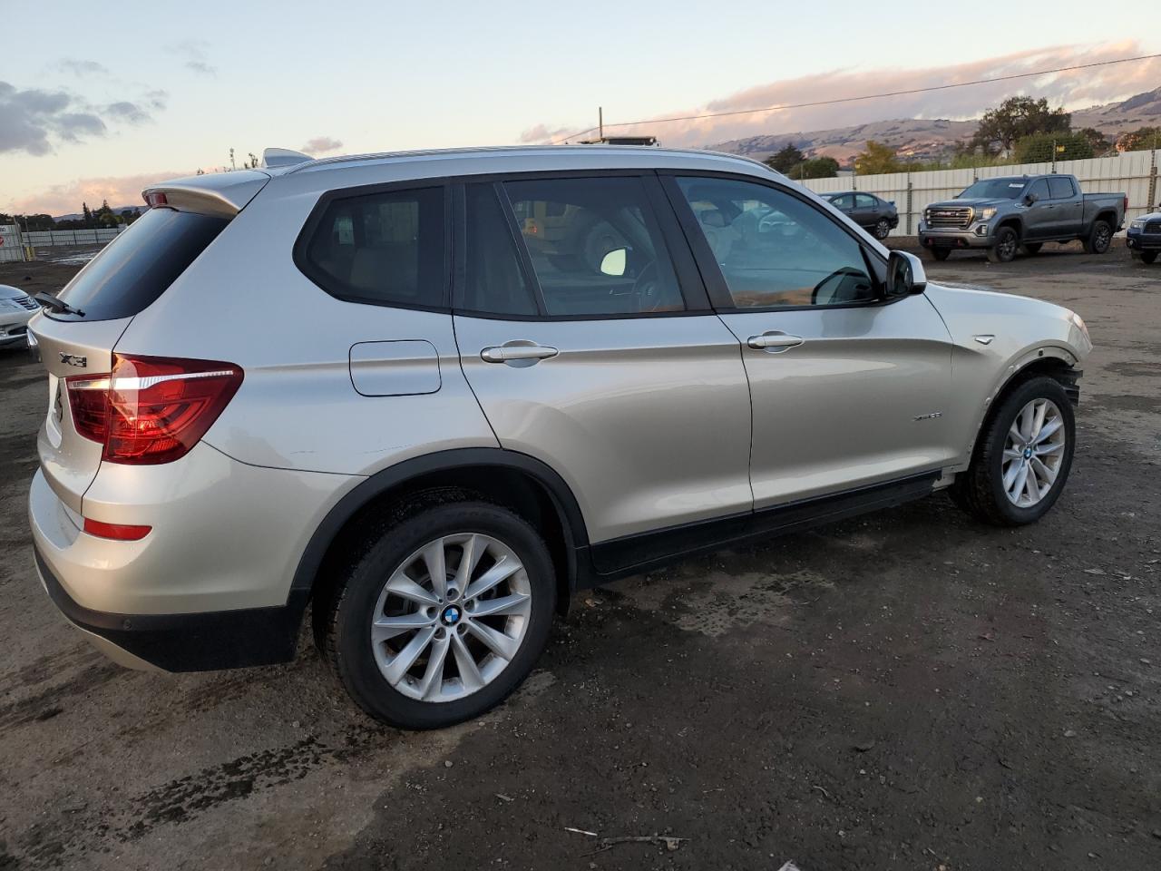 VIN 5UXWX9C55G0D82474 2016 BMW X3 no.3