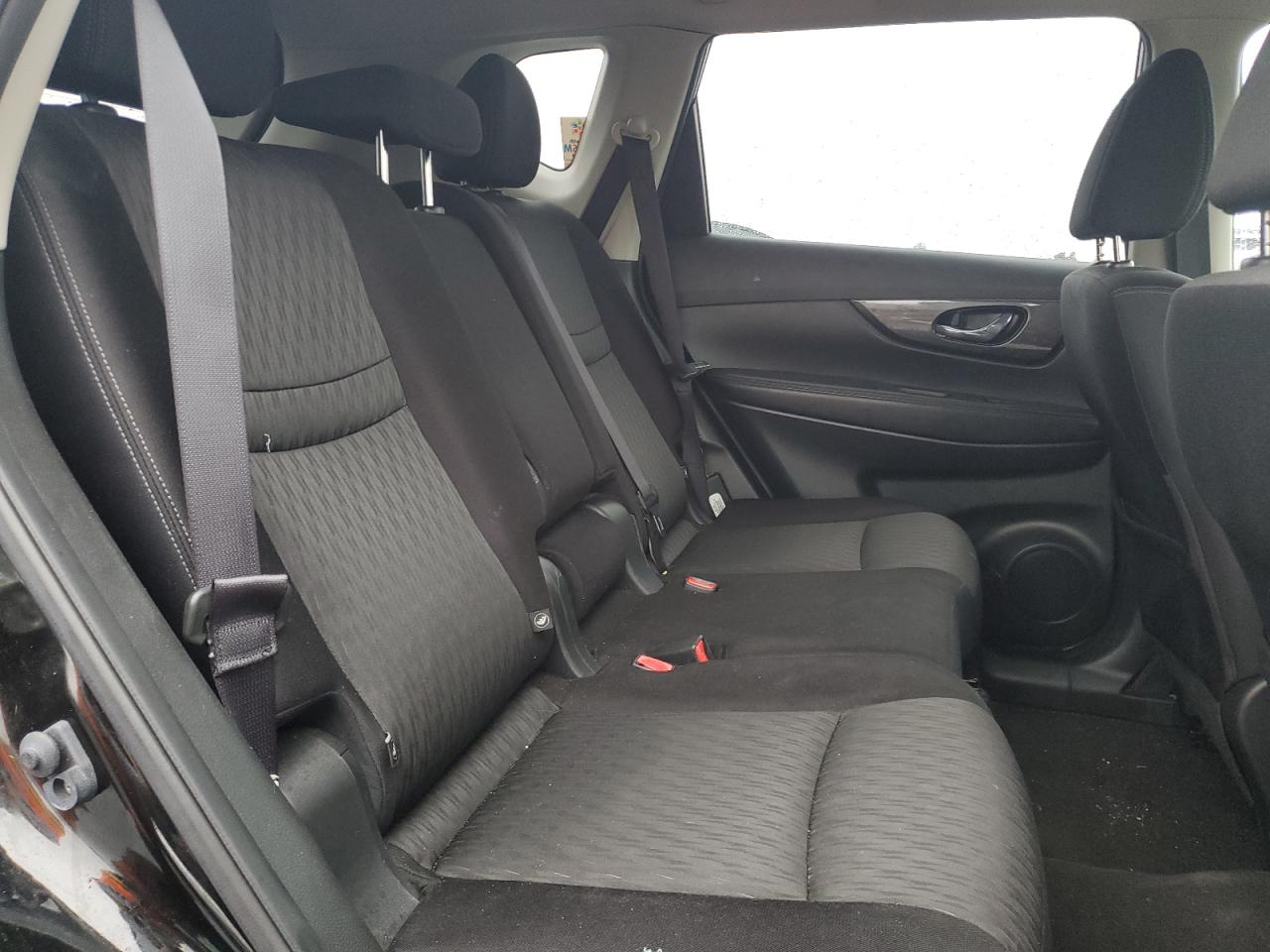 2018 Nissan Rogue - Image 11