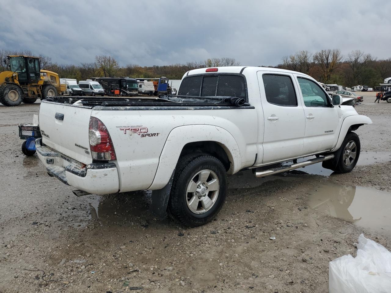 2011 Toyota Tacoma - Image 3