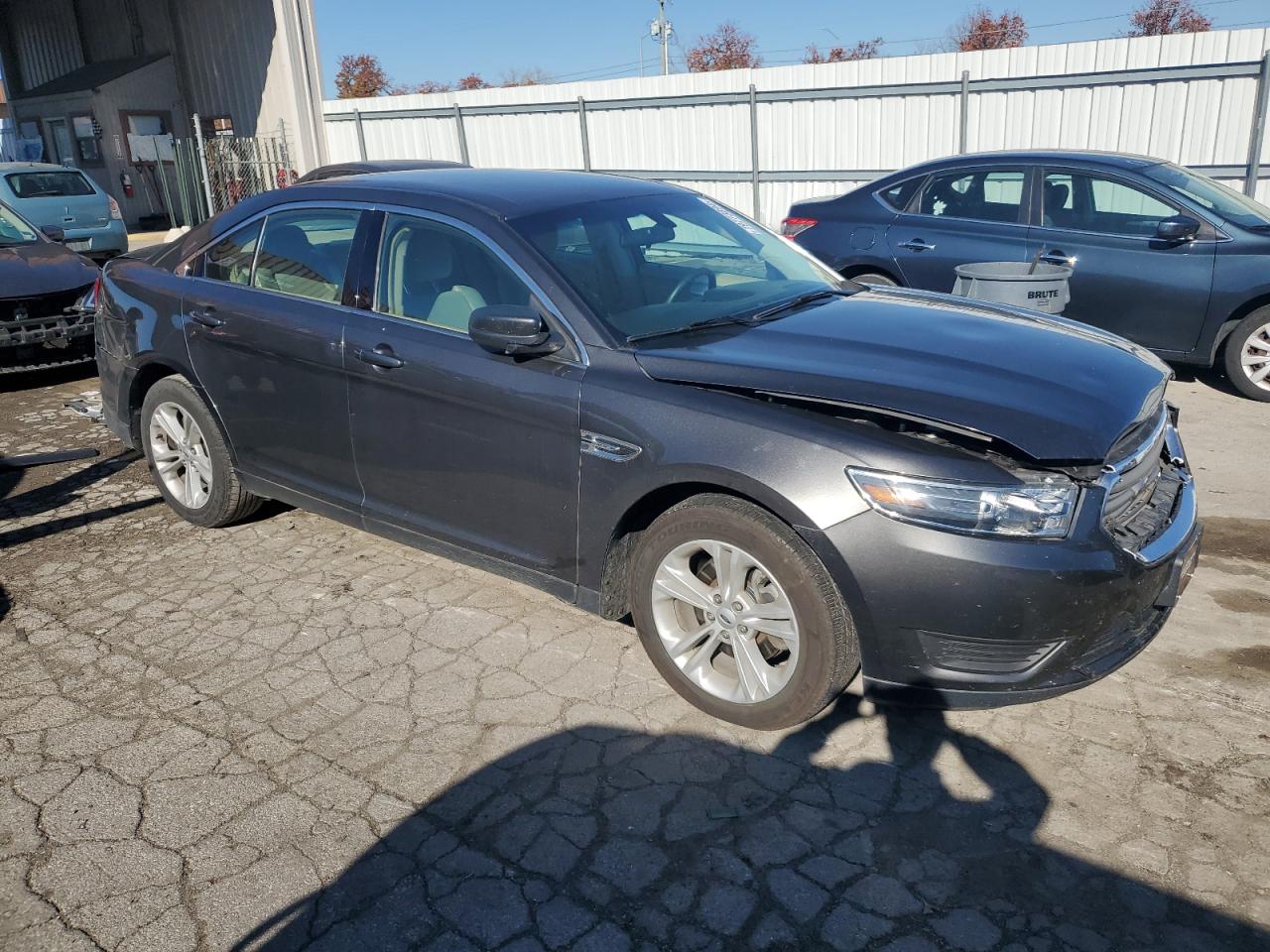 2017 Ford Taurus - Image 4