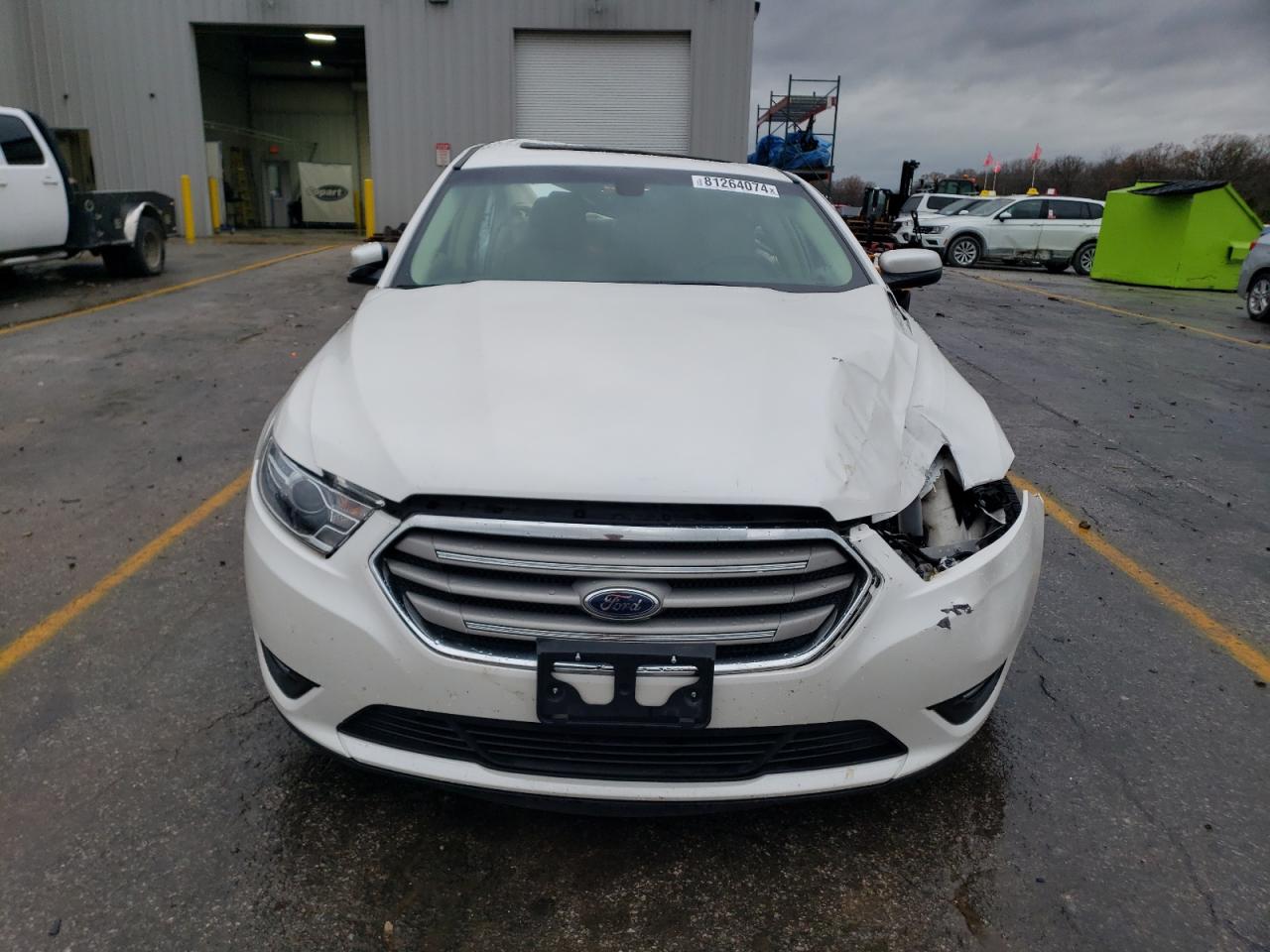 2017 Ford Taurus - Image 5