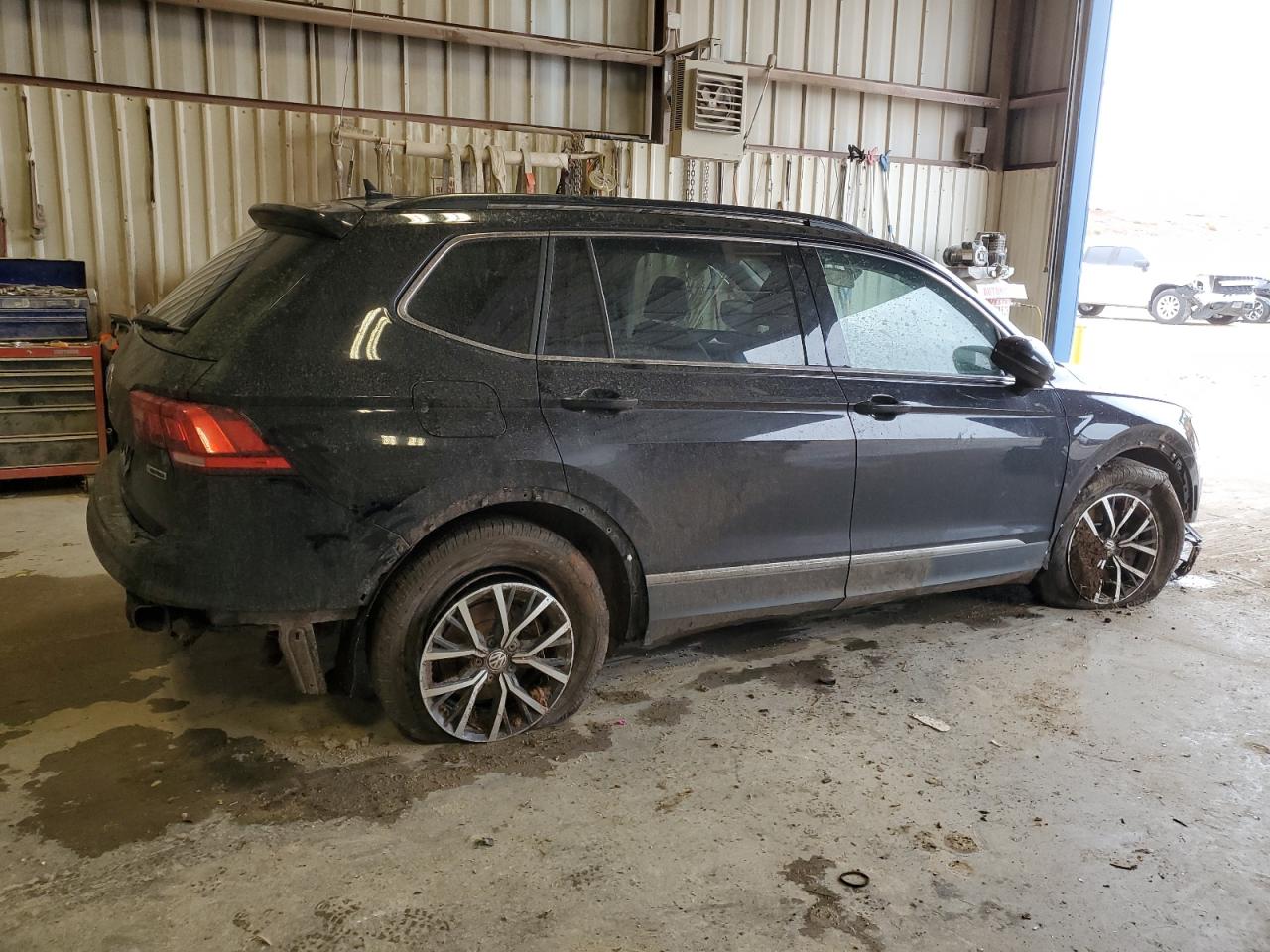 2020 Volkswagen Tiguan - Image 3