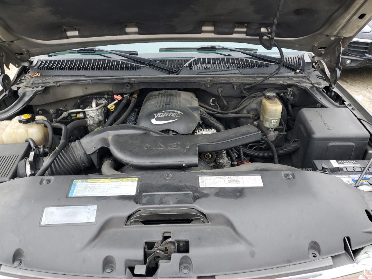 2001 Chevrolet Tahoe - Image 12
