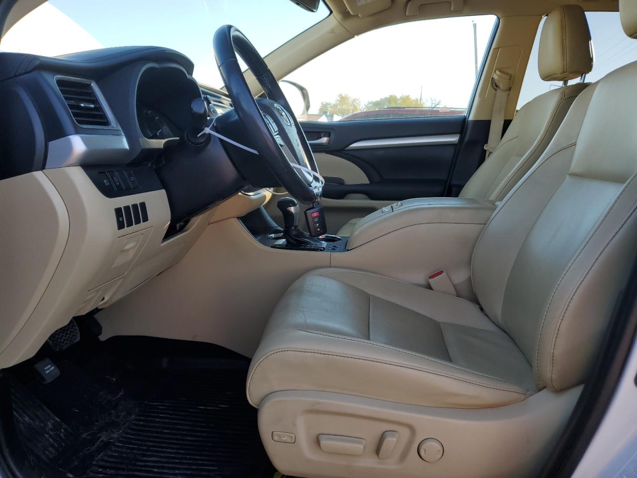 2019 Toyota Highlander - Image 7