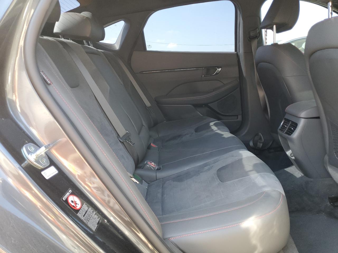2022 Hyundai Sonata - Image 10