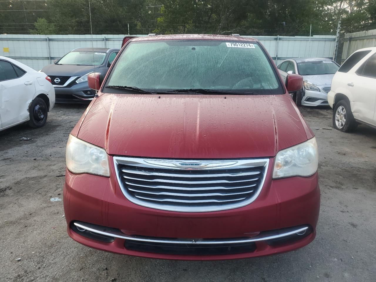 2014 Chrysler Town & Country - Image 5
