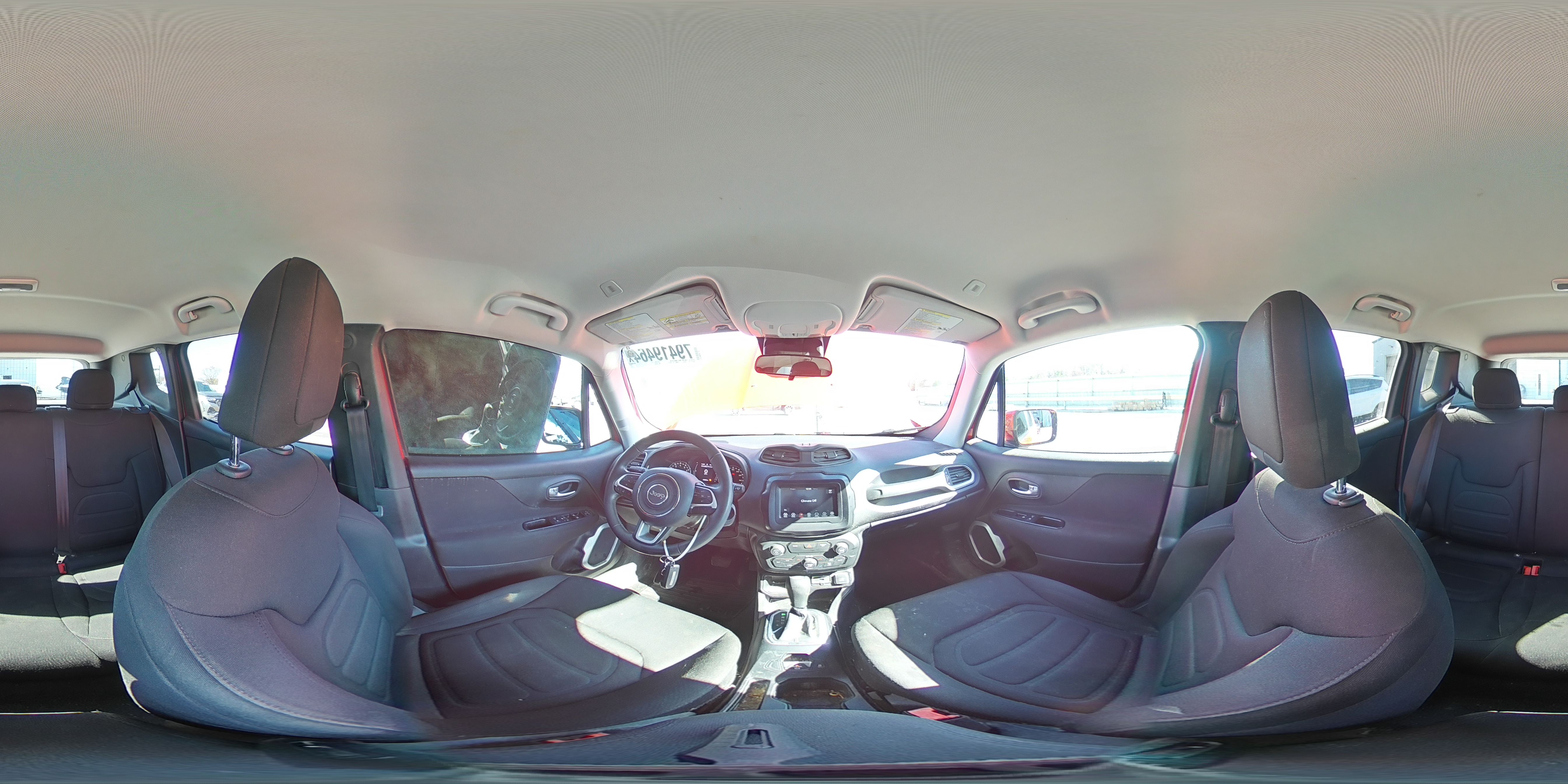 2018 Jeep Renegade - Image 16