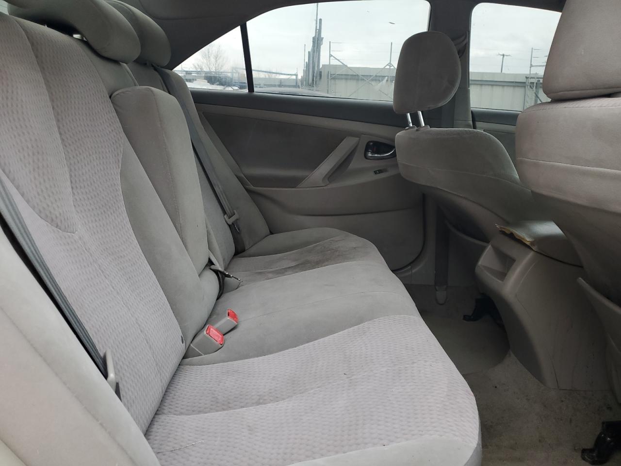 2011 Toyota Camry - Image 10