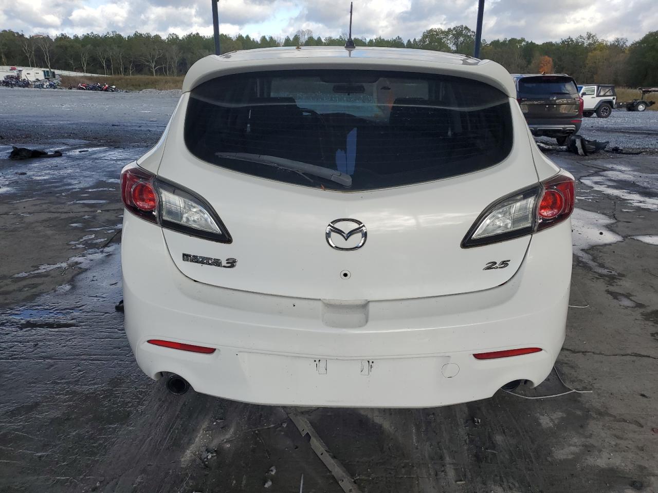 2011 Mazda 3 S VIN: JM1BL1K61B1380115 Lot: 81398024