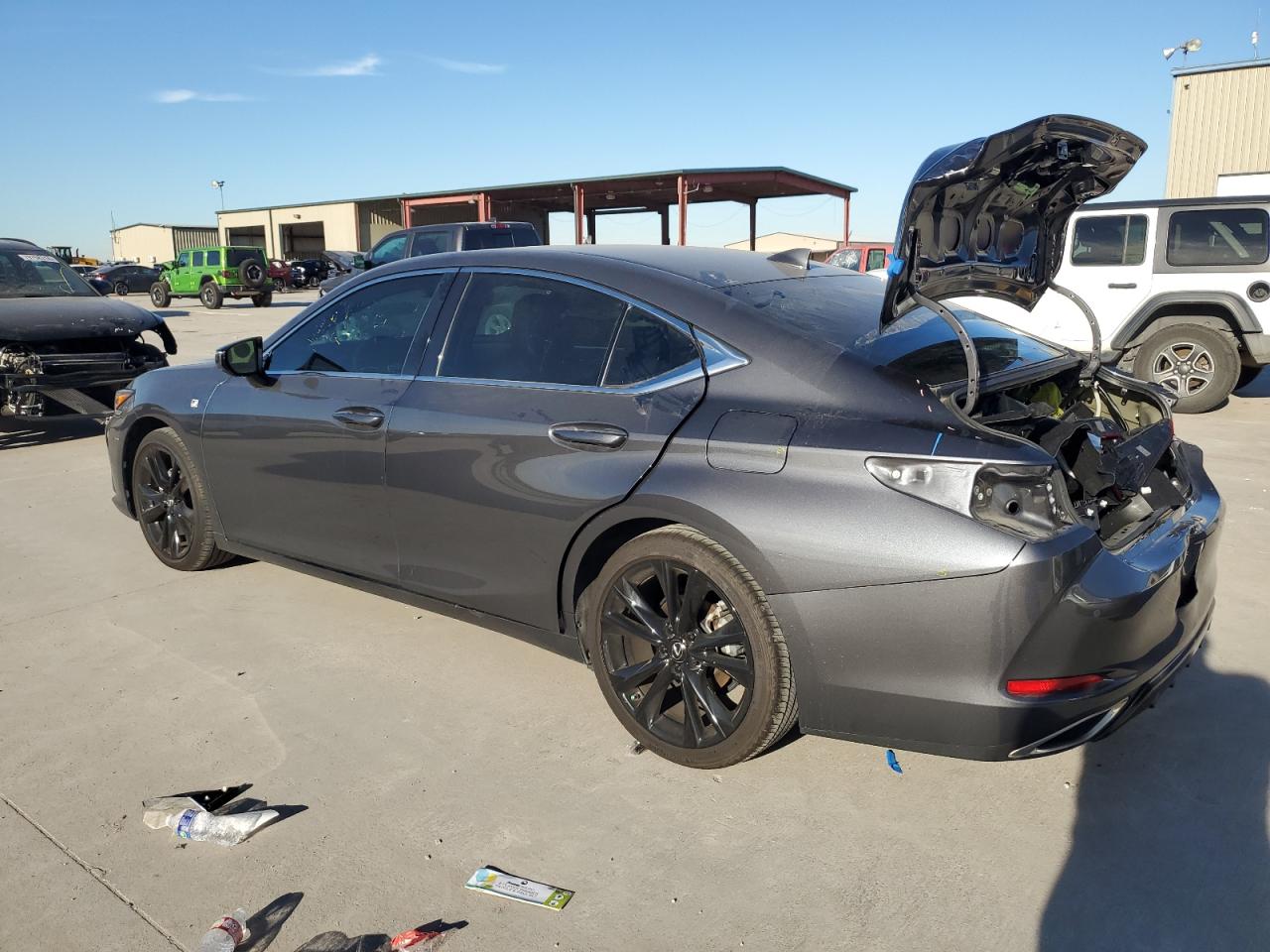 2023 Lexus ES - Image 2