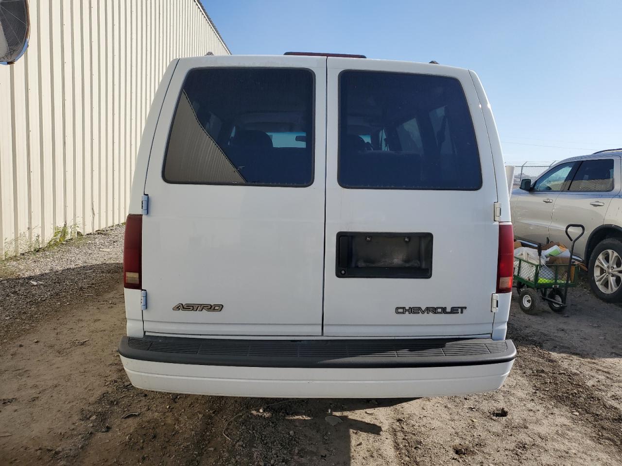 2002 Chevrolet Astro VIN: 1GNDM19X02B127681 Lot: 80593644