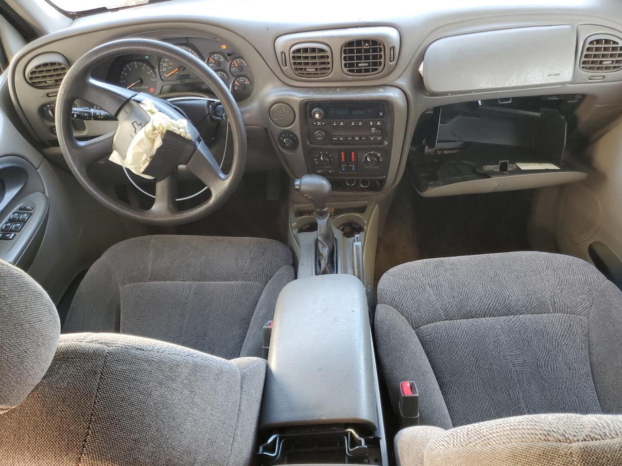 2004 Chevrolet TrailBlazer - Image 8