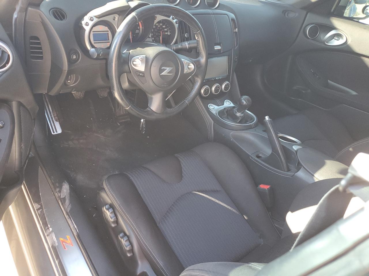 2010 Nissan 370Z - Image 8