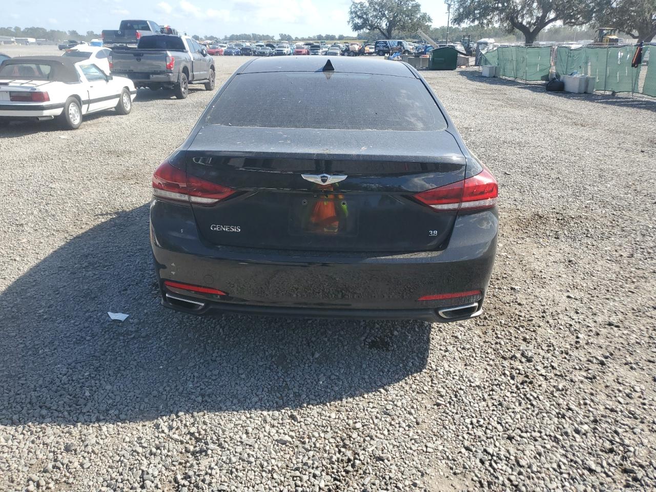 2015 Hyundai Genesis 3.8L VIN: KMHGN4JE9FU098511 Lot: 79474114