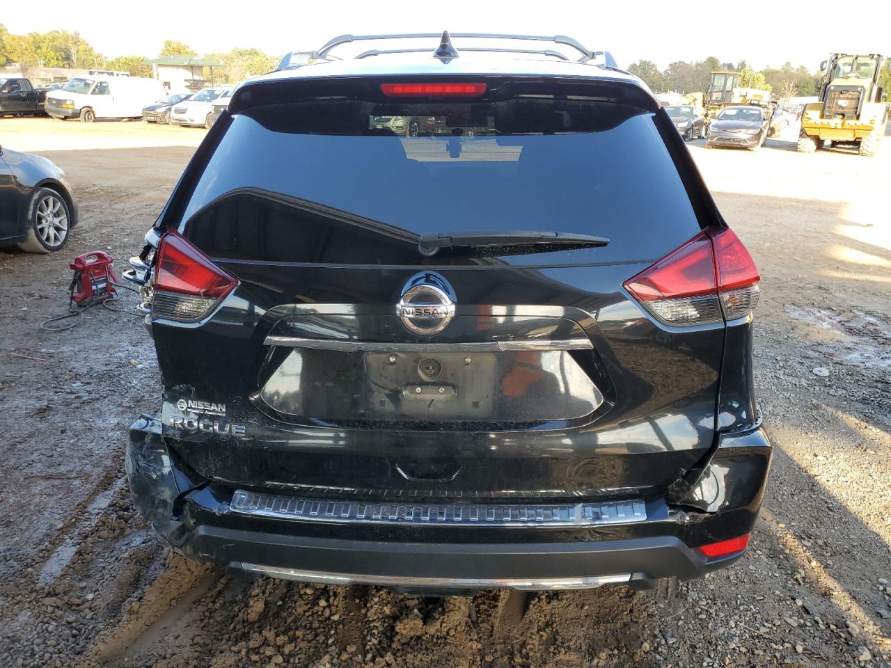 2017 Nissan Rogue S VIN: JN8AT2MT5HW383670 Lot: 79625984