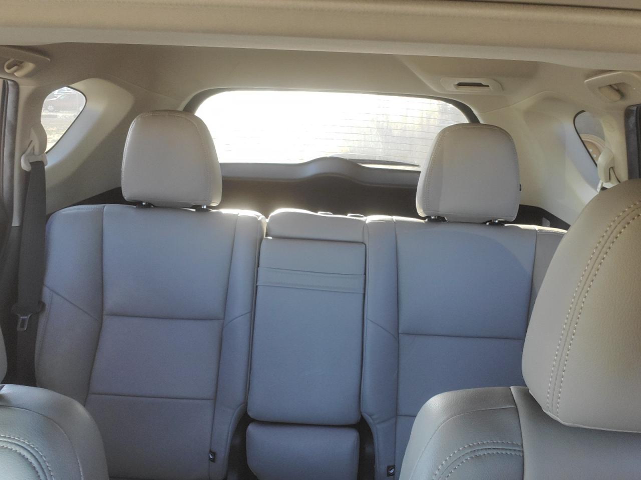 2018 Toyota RAV 4 - Image 10