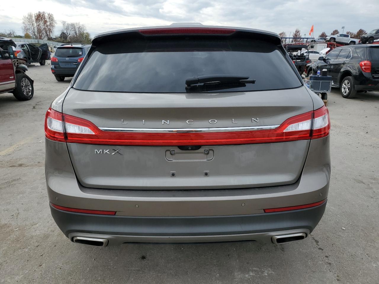 2017 Lincoln MKX - Image 6