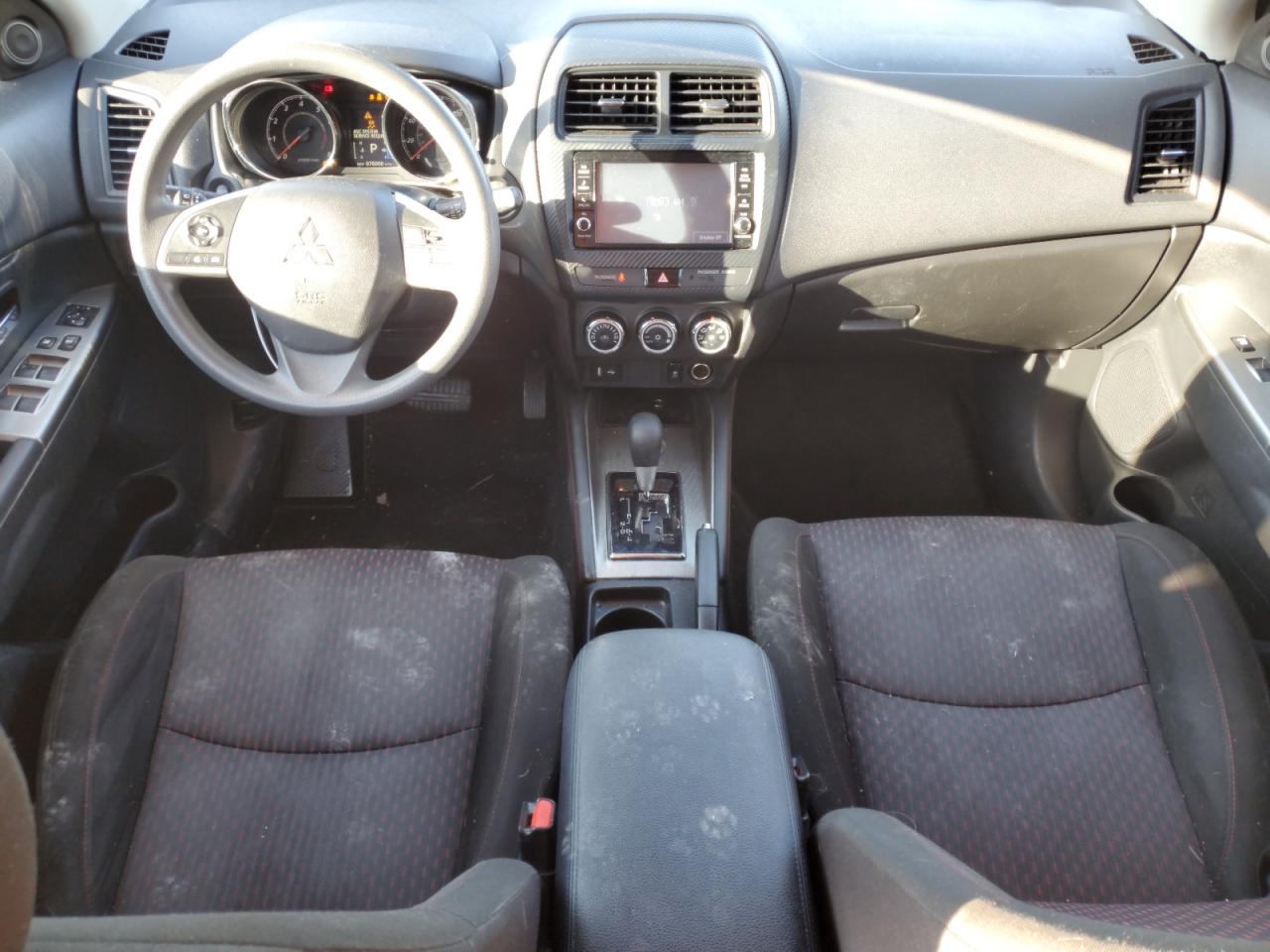 2018 Mitsubishi Outlander - Image 8