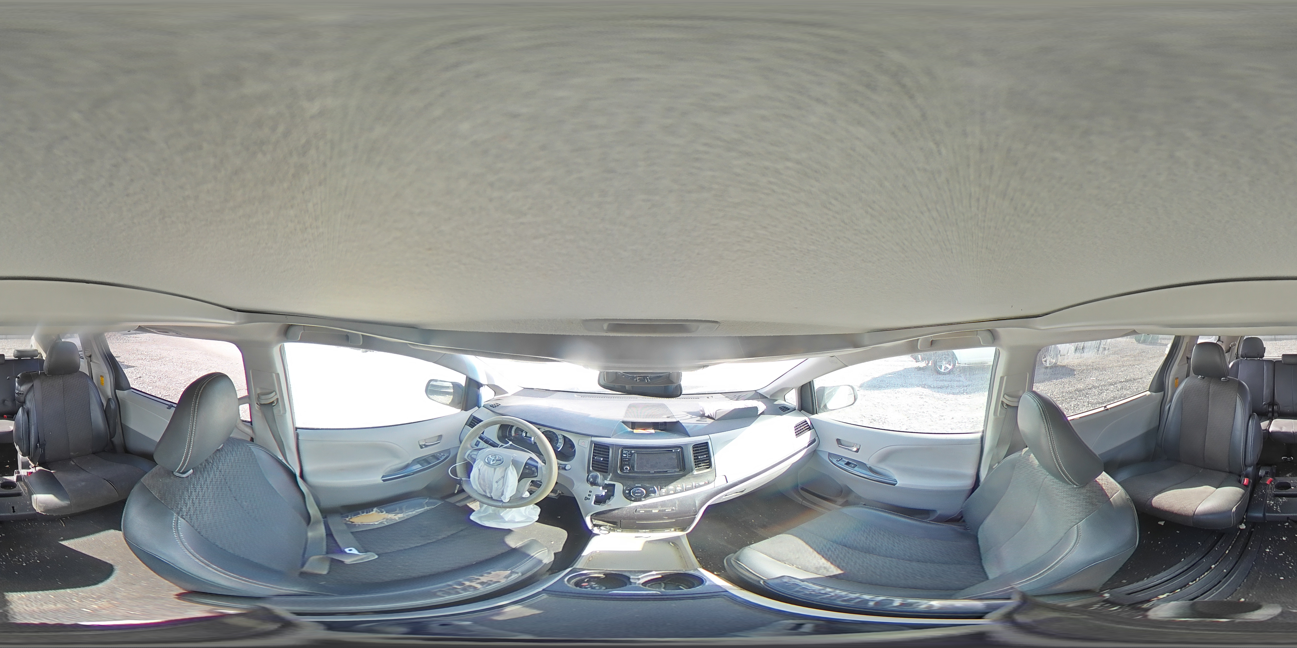 2014 Toyota Sienna - Image 14