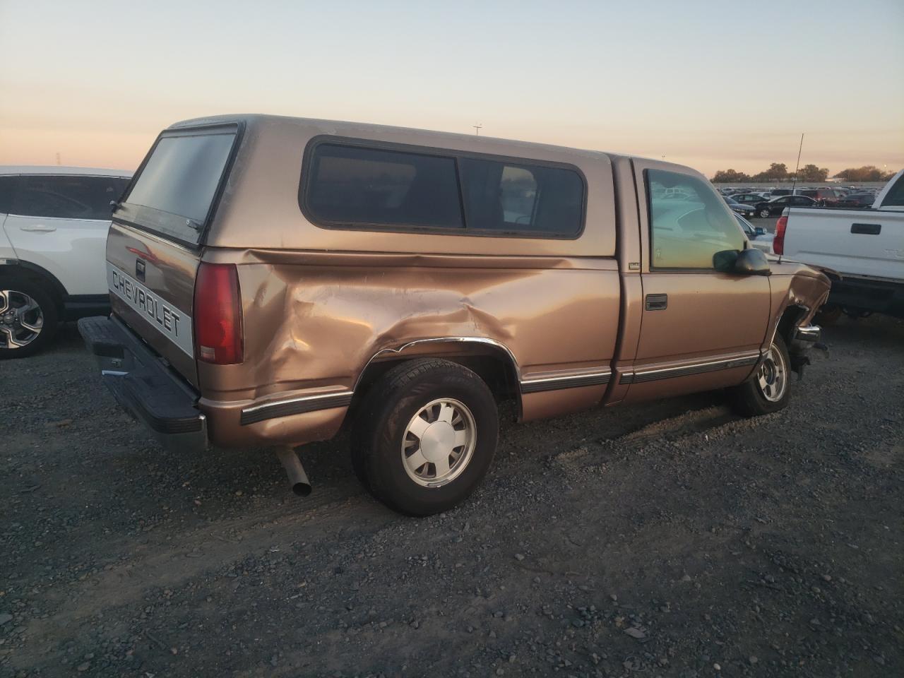 1996 Chevrolet GMT-400 - Image 3