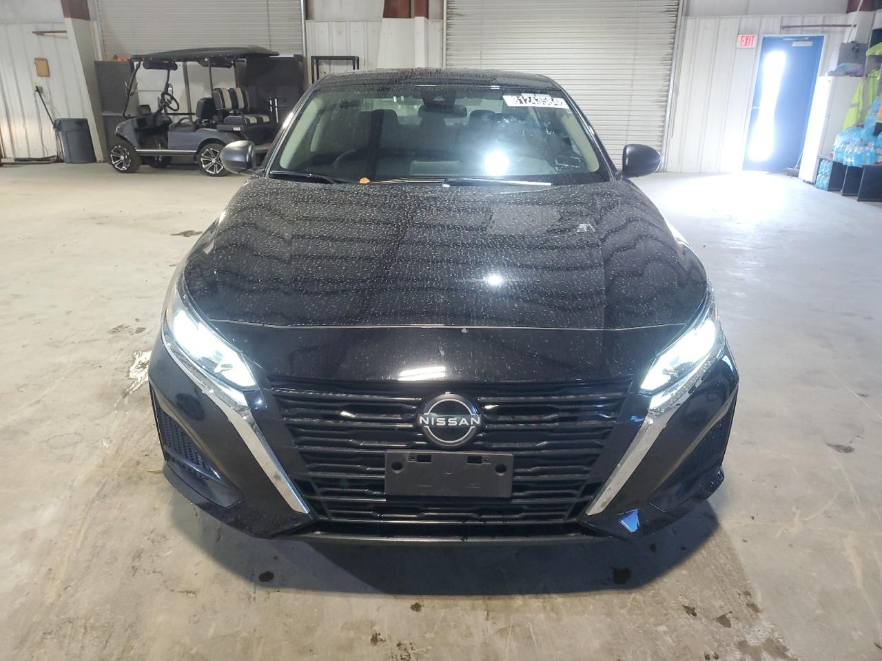 2024 Nissan Altima - Image 5