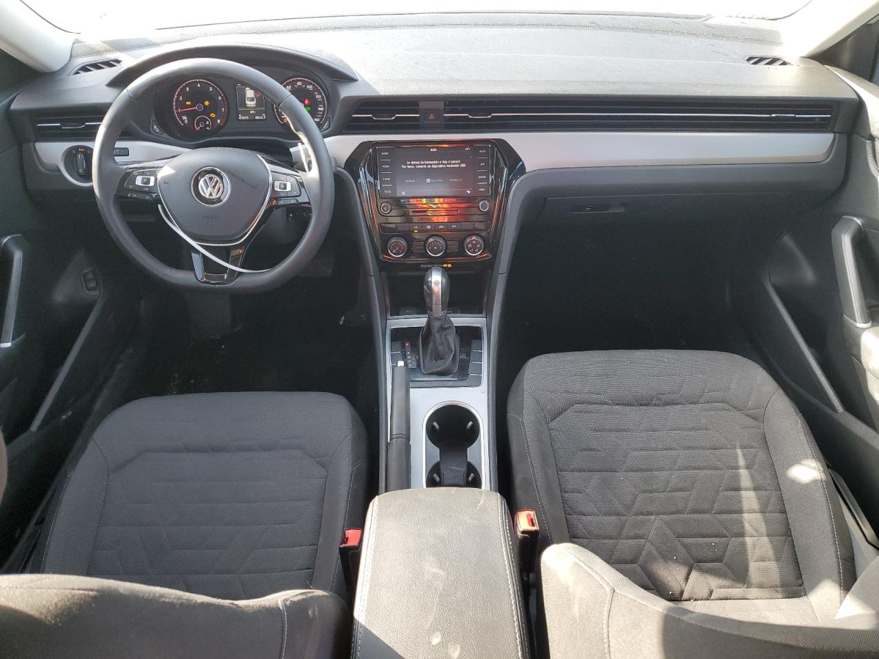 2021 Volkswagen Passat - Image 8