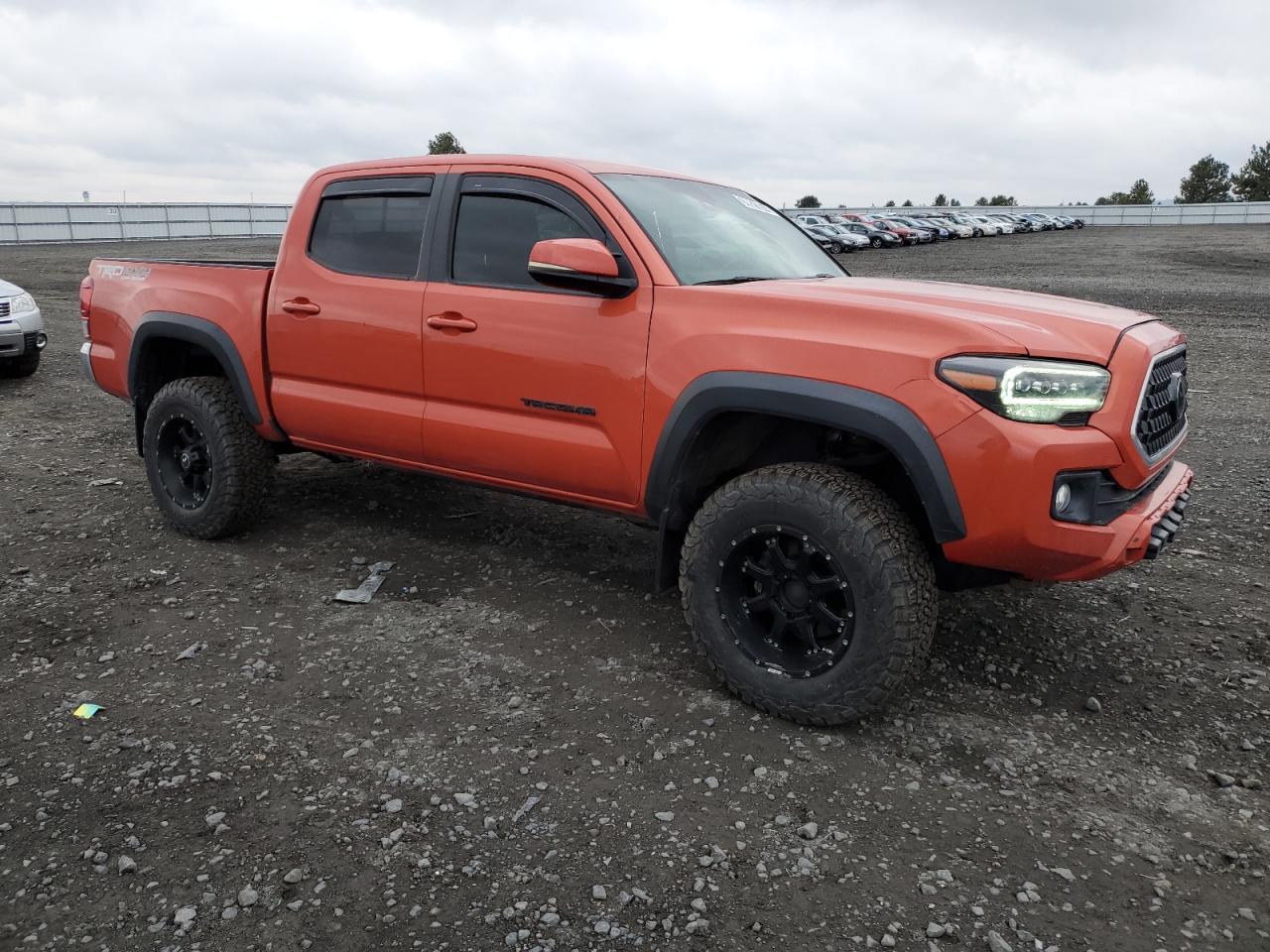 VIN 5TFCZ5ANXJX122397 2018 TOYOTA TACOMA no.4