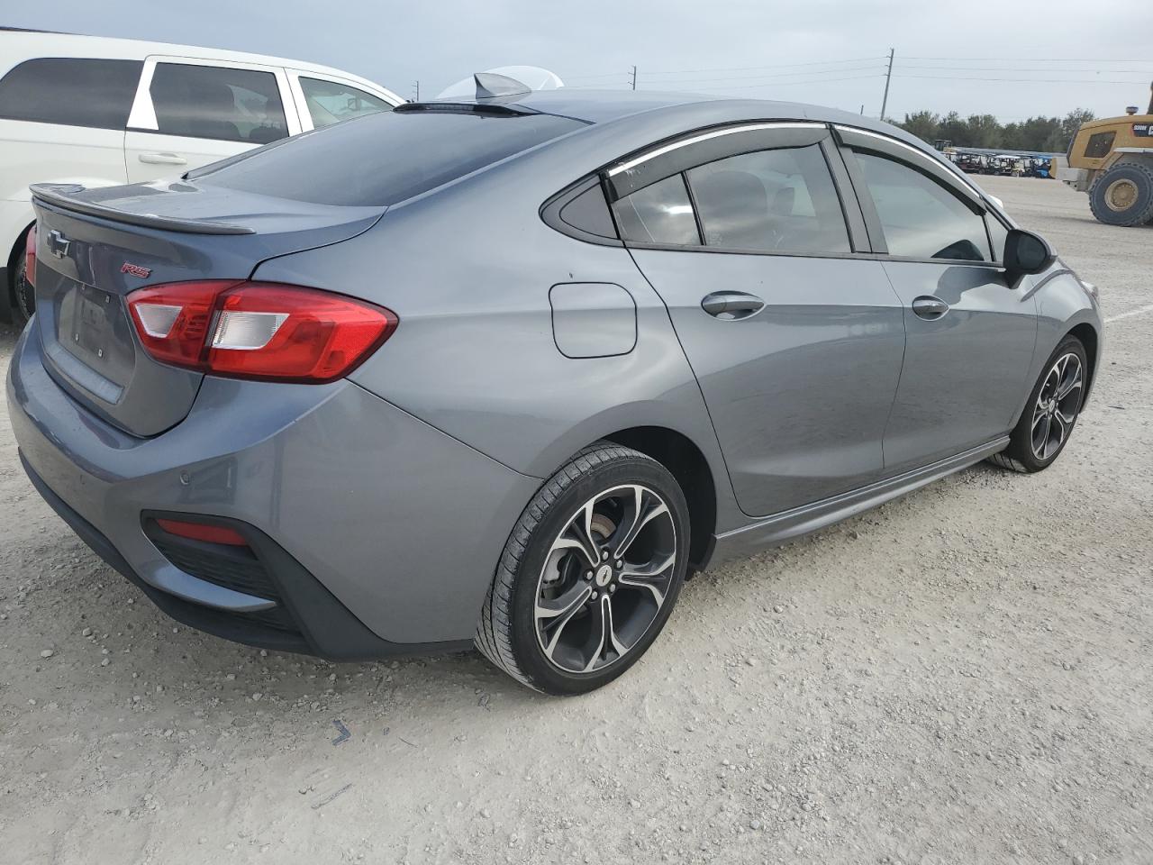 2019 Chevrolet Cruze - Image 3