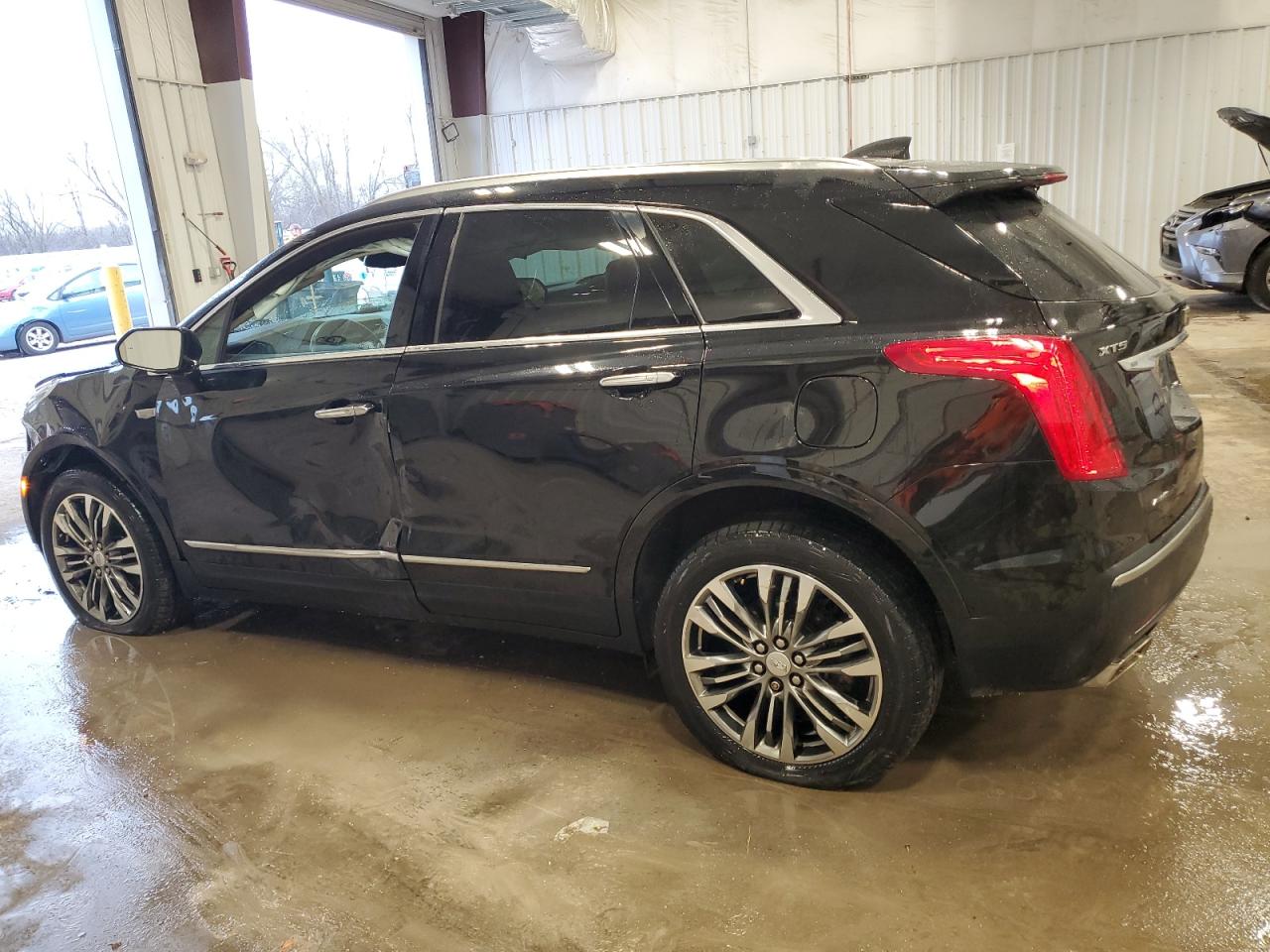 2018 Cadillac XT5 - Image 2
