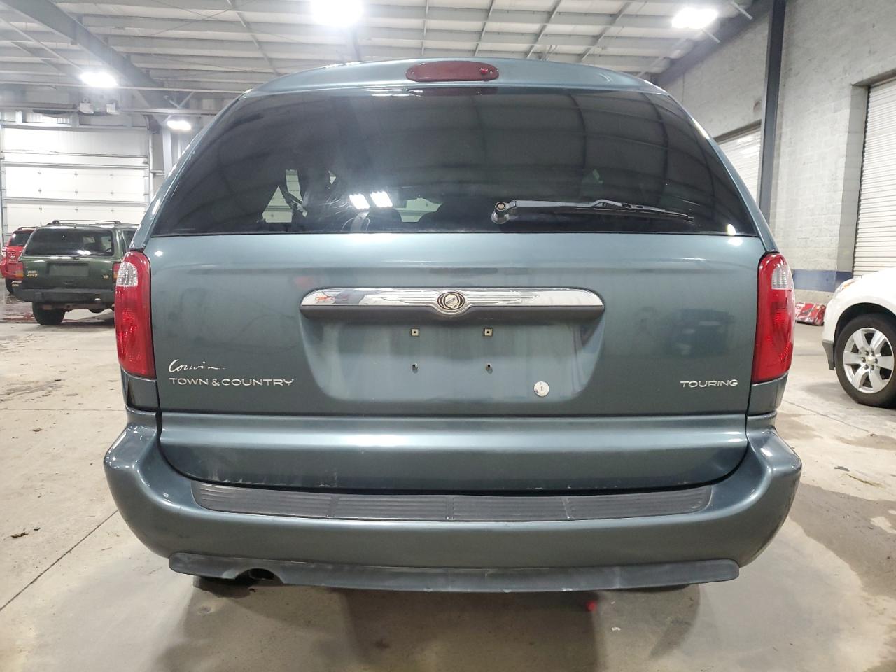 2005 Chrysler Town & Country Touring VIN: 2C4GP54L95R291574 Lot: 81057374