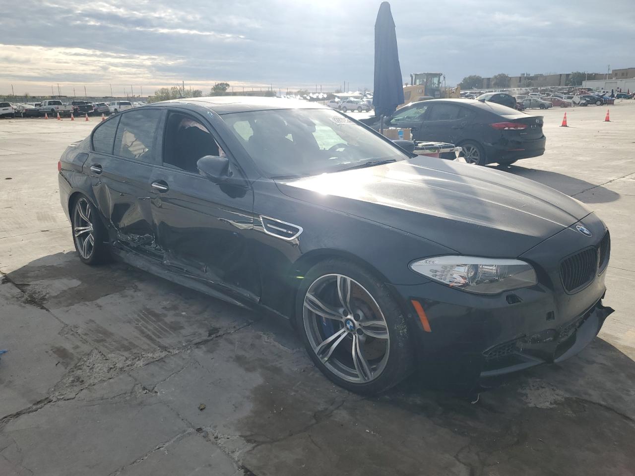 VIN WBSFV9C5XDC773479 2013 BMW M5 no.4