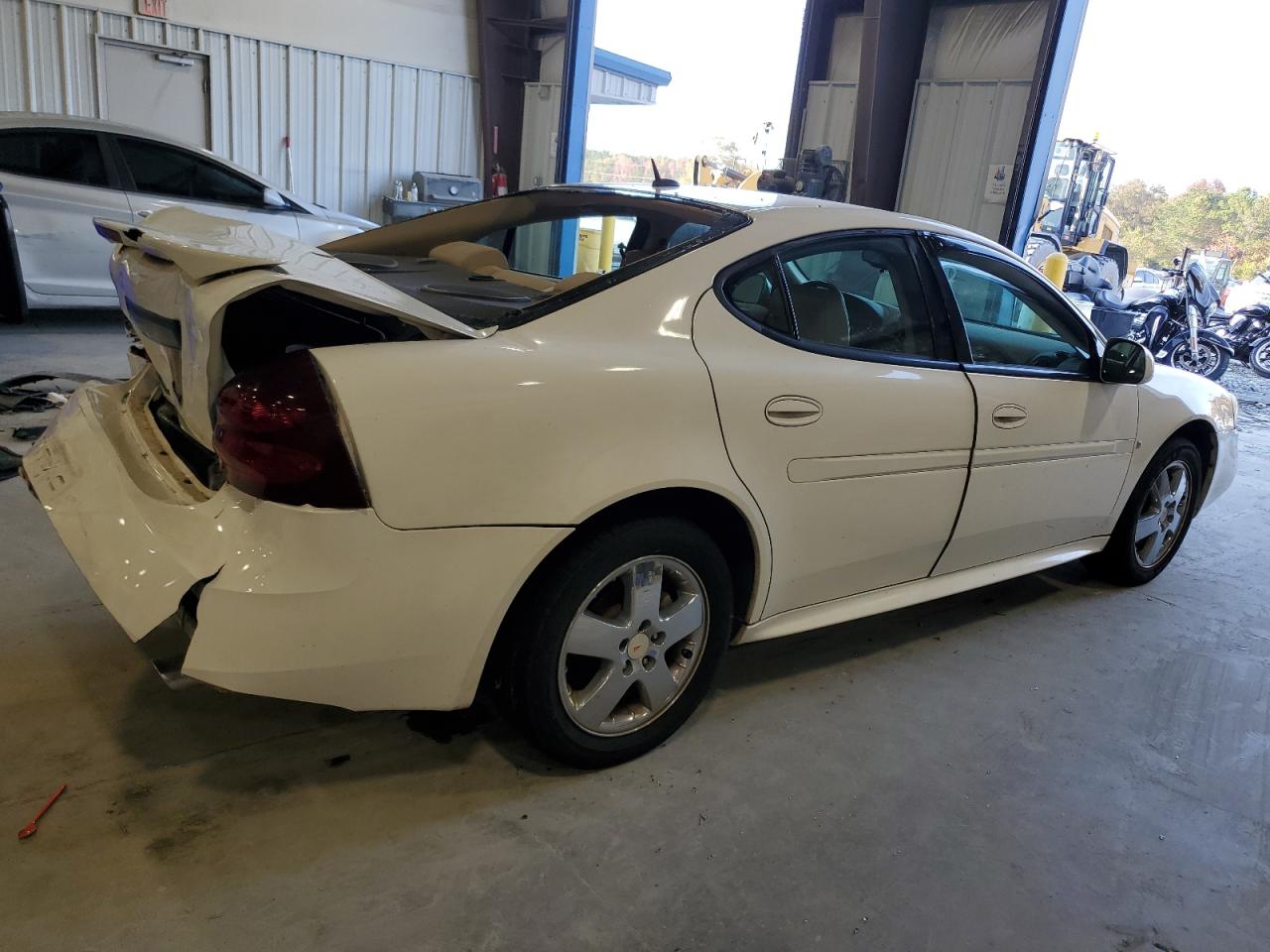 2007 Pontiac Grand Prix VIN: 2G2WP552471222735 Lot: 82864074