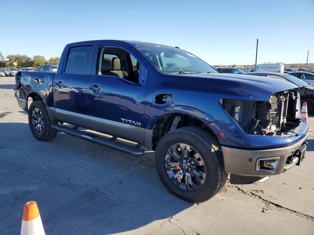 VIN 1N6AA1E51HN569429 2017 NISSAN TITAN no.4