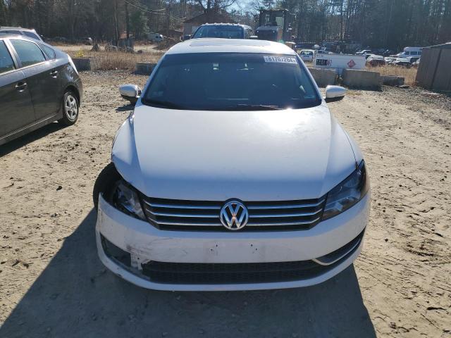 VOLKSWAGEN PASSAT 2013 Білий