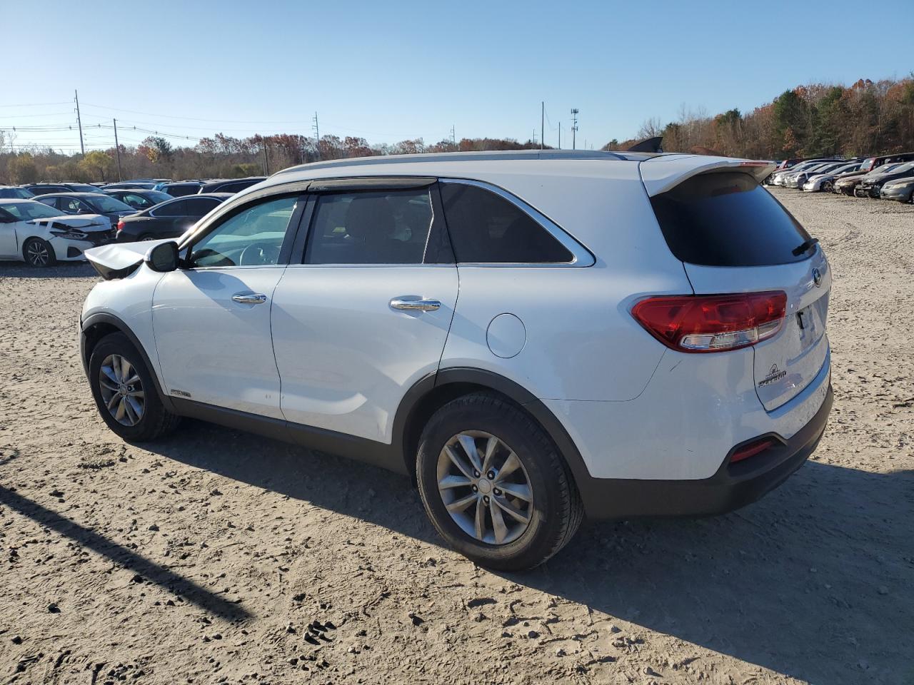 2016 Kia Sorento - Image 2