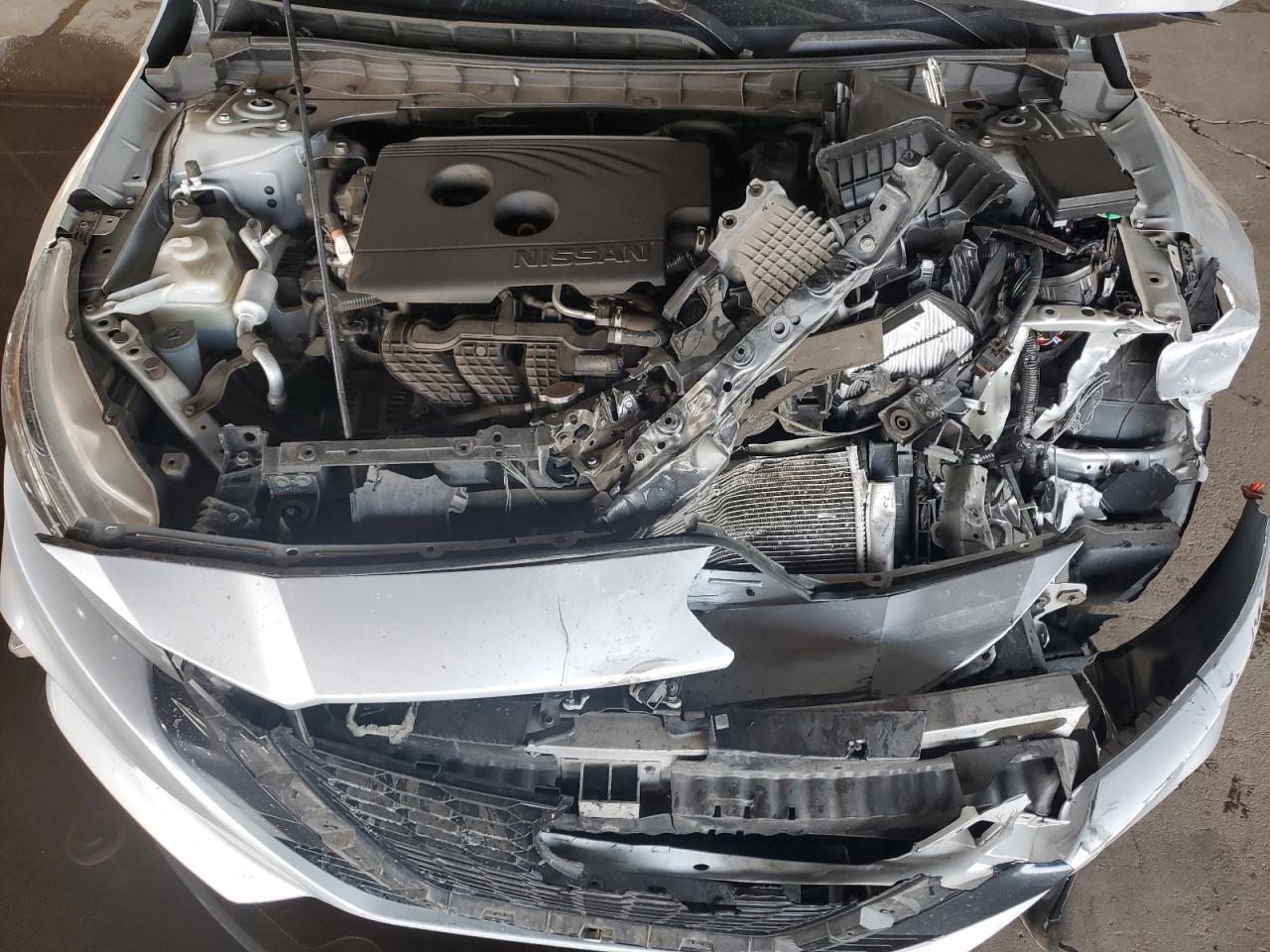 2020 Nissan Altima - Image 12