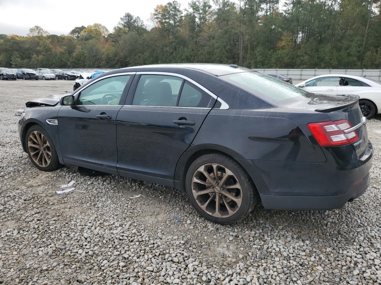 2018 Ford Taurus - Image 2