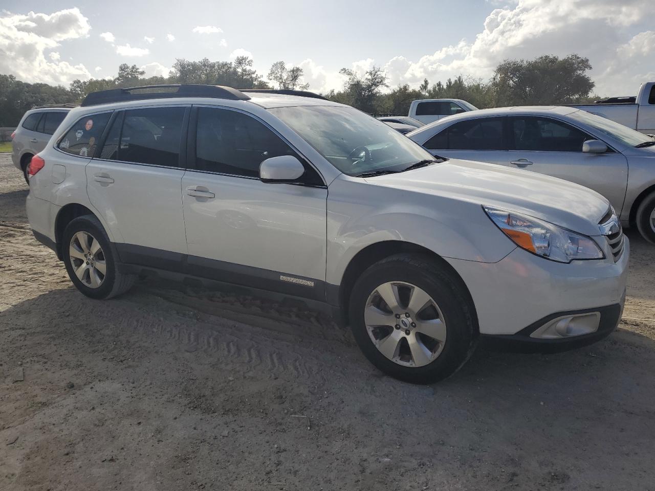 2012 Subaru Outback - Image 4