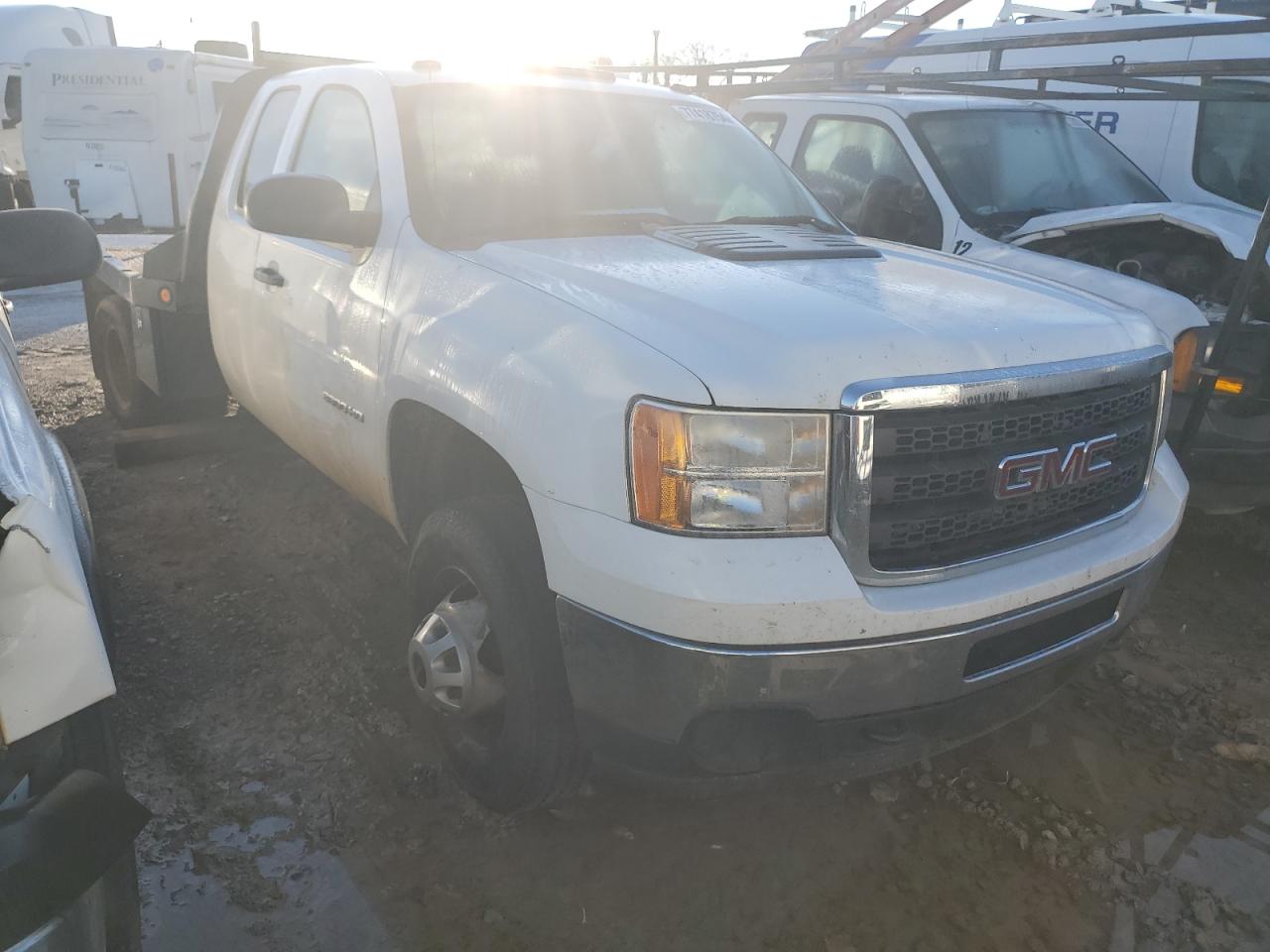 2011 GMC Sierra - Image 4