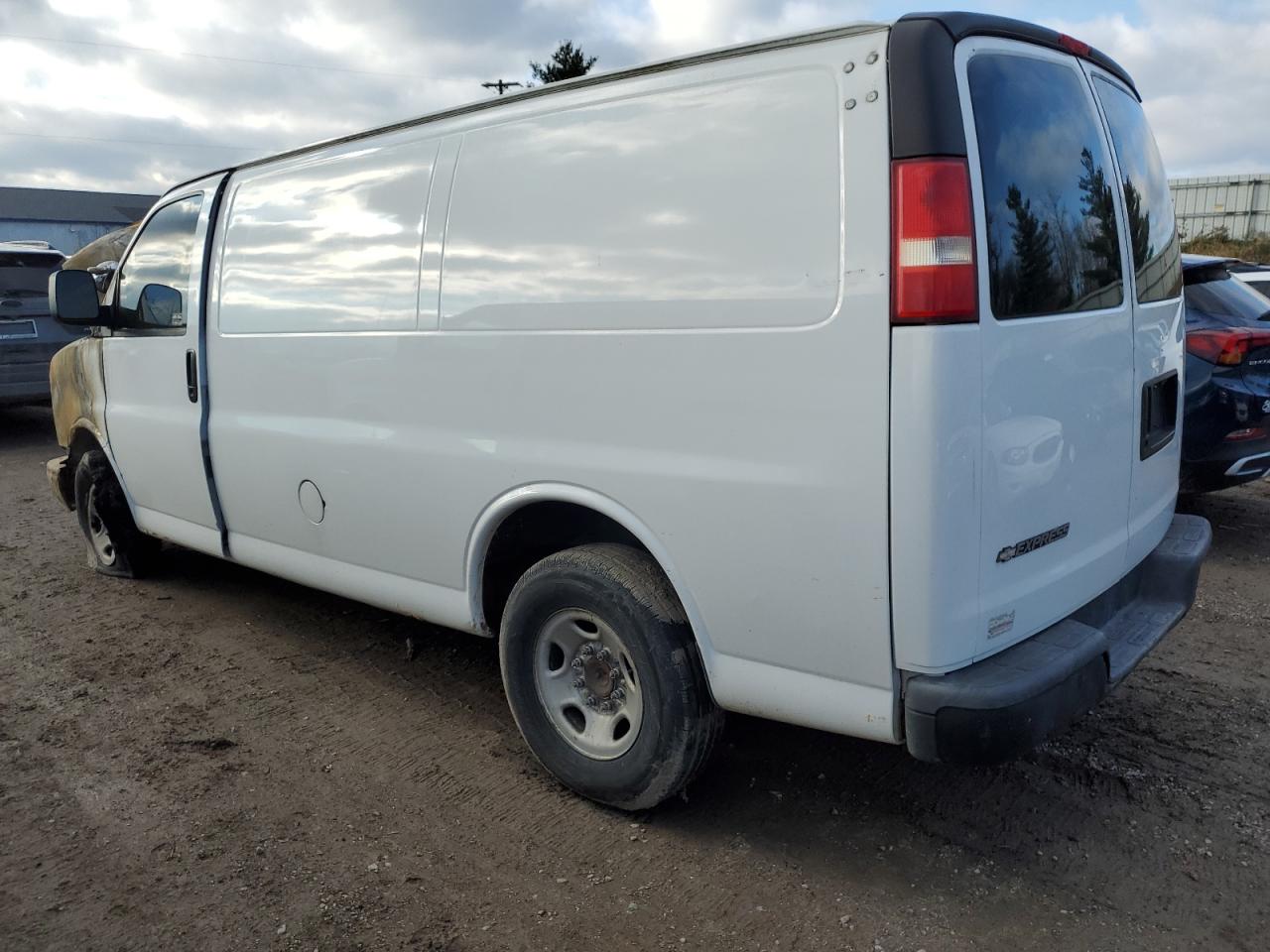 2007 Chevrolet Express - Image 2