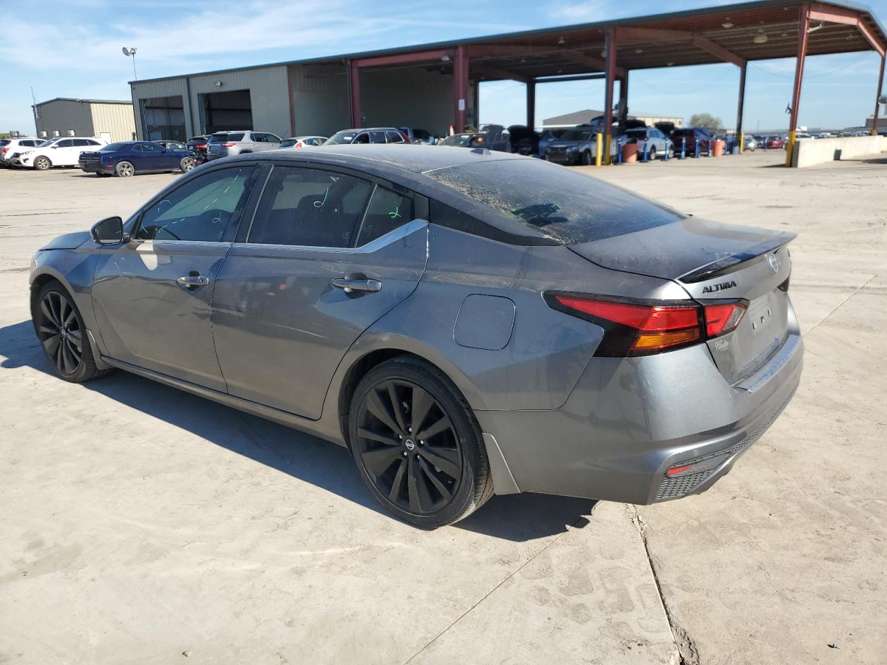 2022 Nissan Altima - Image 2