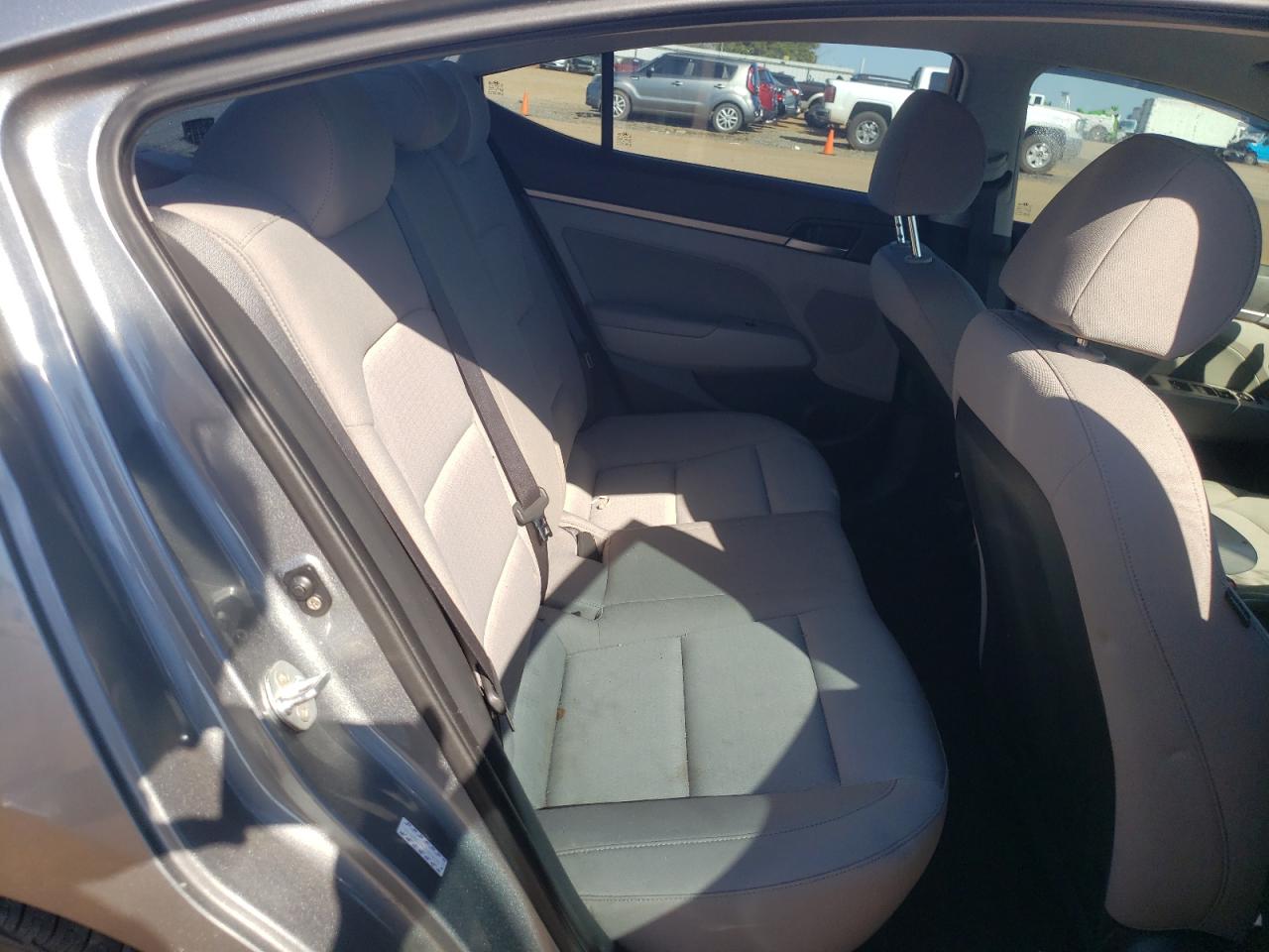 2018 Hyundai Elantra - Image 10