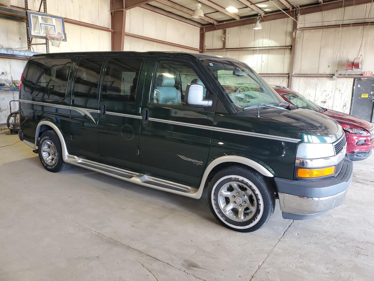 2003 Chevrolet Express - Image 4