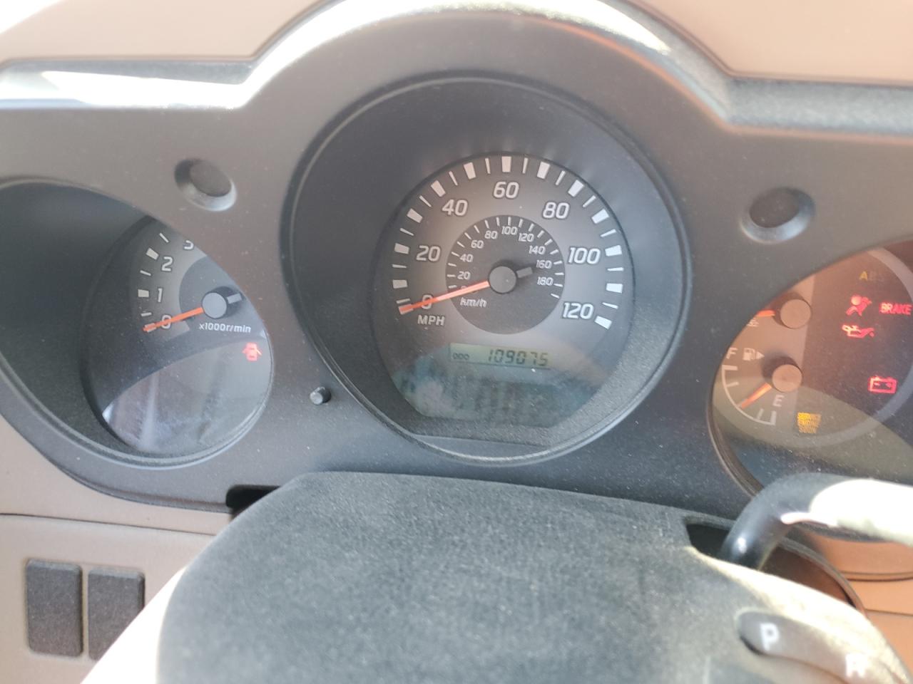 2002 Nissan Navara (Frontier) - Image 9