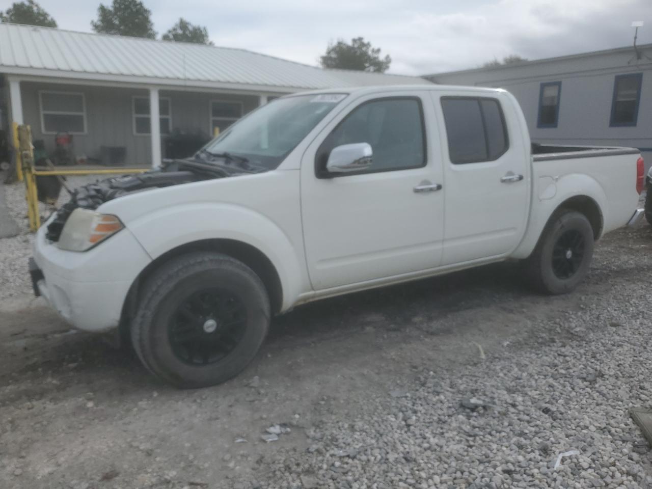 2016 Nissan Navara (Frontier) - Image 1
