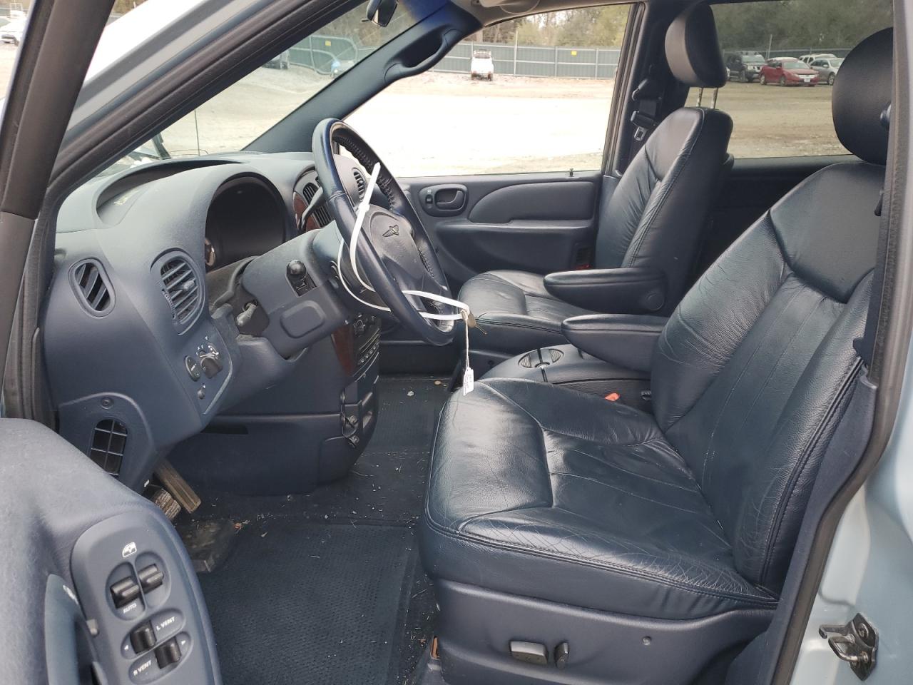 2001 Chrysler Town & Country - Image 7
