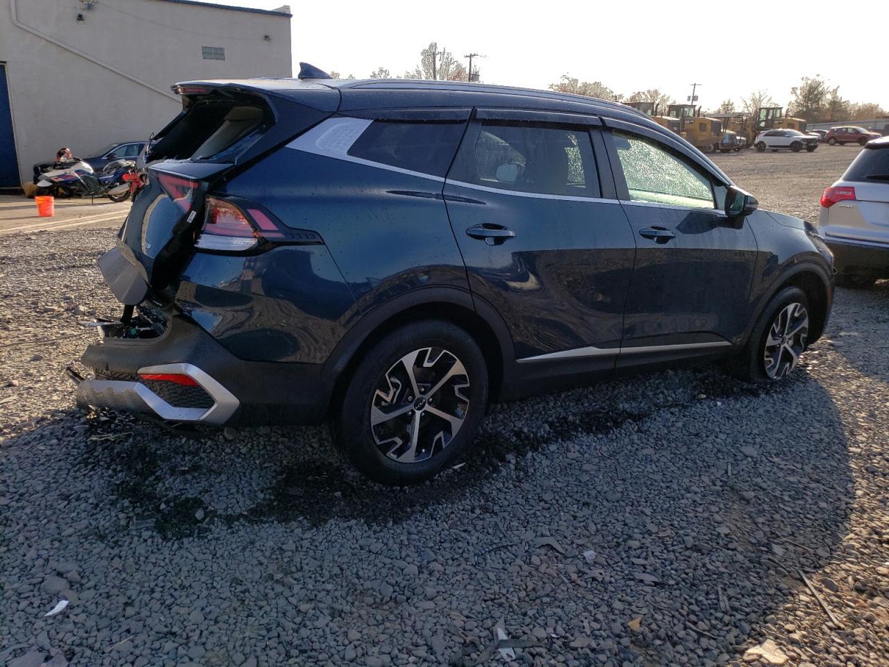 2023 Kia Sportage - Image 3