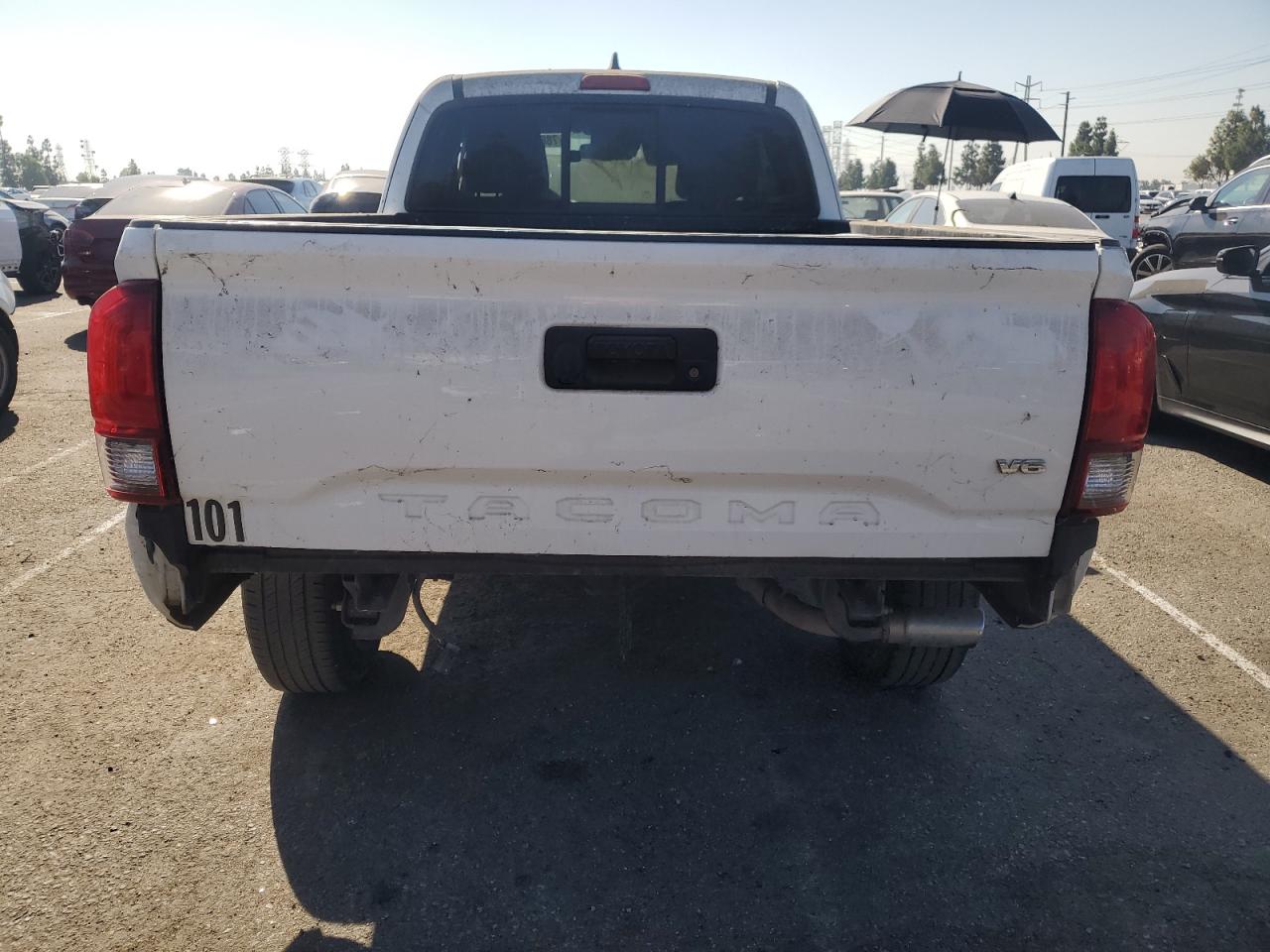 5TFRZ5CN2JX061568 2018 Toyota Tacoma Access Cab