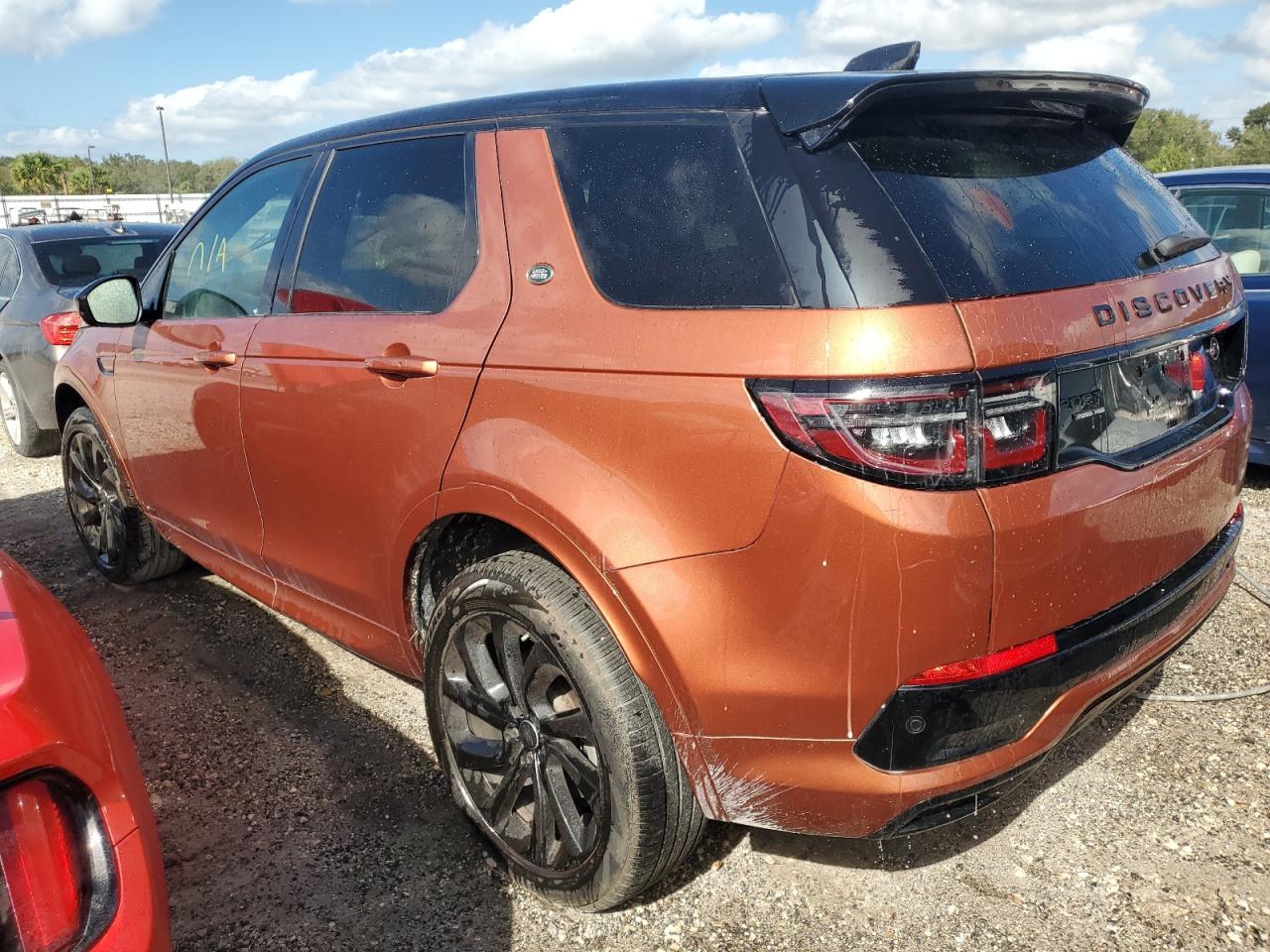 2020 Land Rover Discovery - Image 2
